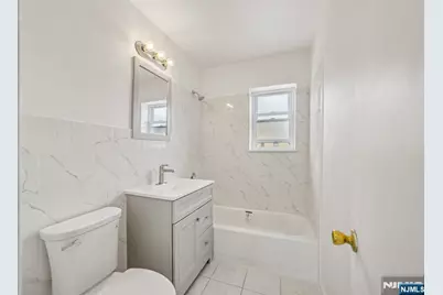 2430 8th Street 5B #5B, Fort Lee, NJ 07024 - Photo 7