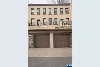 262 Undercliff Avenue 1 #1, Edgewater, NJ 07020 - Photo 1