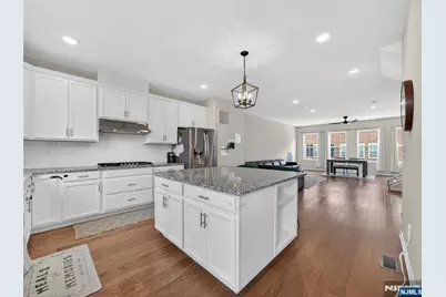 81 Landmark Lane, Fair Lawn, NJ 07410 - Photo 15