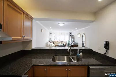 502 Chase Court V502 #V502, Edgewater, NJ 07020 - Photo 7