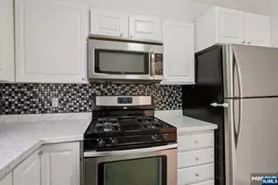 475 Colonial Terrace 5, Hackensack, NJ 07601 - Photo 11