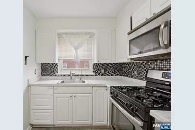 475 Colonial Terrace 5 #5, Hackensack, NJ 07601 - Photo 9