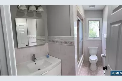 30 Livi Court, Elmwood Park, NJ 07407 - Photo 3