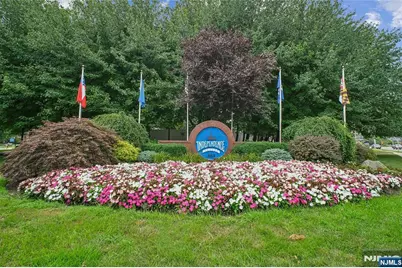 602 Rutledge Court, Edgewater, NJ 07020 - Photo 1