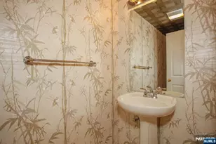 602 Rutledge Ct, Edgewater, NJ 07020 - Photo 19