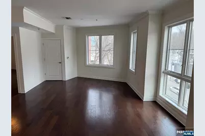 2001 Hudson Terrace 405 #405, Fort Lee, NJ 07024 - Photo 5