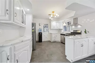 16 Homestead Road, Elmwood Park, NJ 07407 - Photo 5