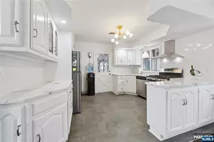 16 Homestead Rd, Elmwood Park, NJ 07407 - Photo 5