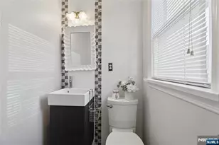 16 Homestead Rd, Elmwood Park, NJ 07407 - Photo 15