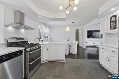 16 Homestead Road, Elmwood Park, NJ 07407 - Photo 9