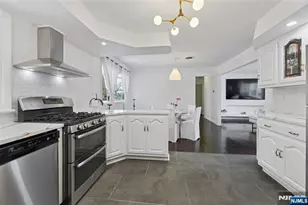 16 Homestead Rd, Elmwood Park, NJ 07407 - Photo 9