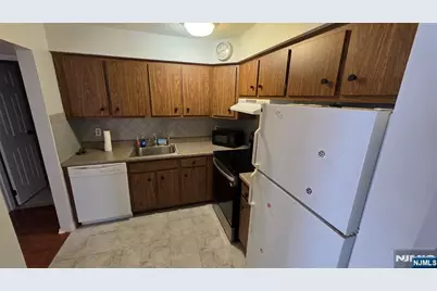 460 Liberty Street 205 #205, Little Ferry, NJ 07643 - Photo 3