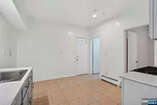 1110 Hampton Pl, Elizabeth, NJ 07201 - Photo 3