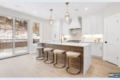 188 Broadway 8 #8, Woodcliff Lake, NJ 07677 - Photo 3