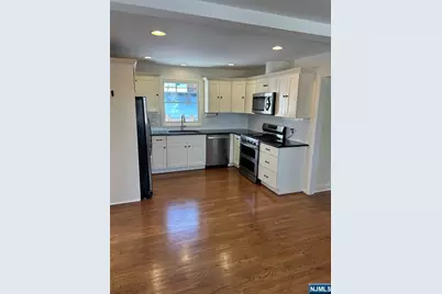 70 Suters Lane, Wayne, NJ 07470 - Photo 3