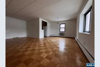 77 Prospect Avenue 2D #2D, Hackensack, NJ 07601 - Photo 1