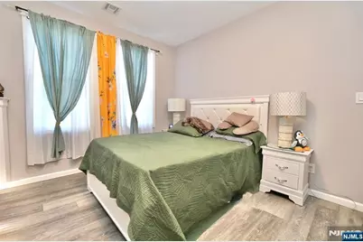 172-176 Delavan Avenue, Newark, NJ 07104 - Photo 9