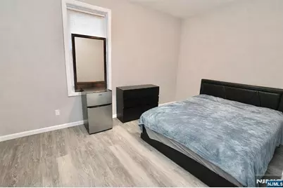 172-176 Delavan Avenue, Newark, NJ 07104 - Photo 7