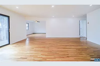 93 Myrtle Avenue 1 #1, Edgewater, NJ 07020 - Photo 5