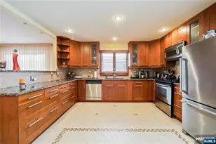 1496 15th St, Fort Lee, NJ 07024 - Photo 15