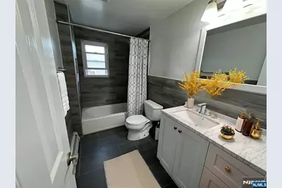 368 New York Avenue 2 #2, Lyndhurst Township, NJ 07071 - Photo 5