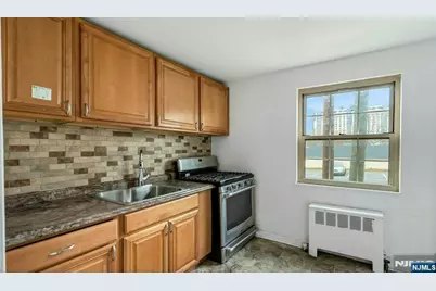 1267 Anderson Avenue 16 #16, Fort Lee, NJ 07024 - Photo 9