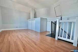 233 Bayview Ave, Jersey City, NJ 07305 - Photo 9