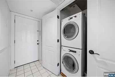 605 Hancock Court, Edgewater, NJ 07020 - Photo 29