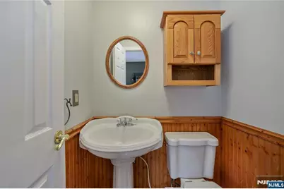 77 Garside Avenue, Wayne, NJ 07470 - Photo 9