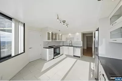 1265 15th Street 15A #15A, Fort Lee, NJ 07024 - Photo 3