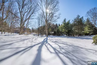 721 Somerset Street, Franklin Lakes, NJ 07417 - Photo 27