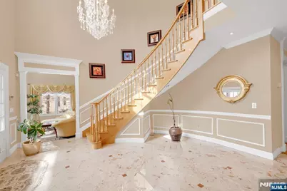 304 Blauvelt Court, Paramus, NJ 07652 - Photo 3