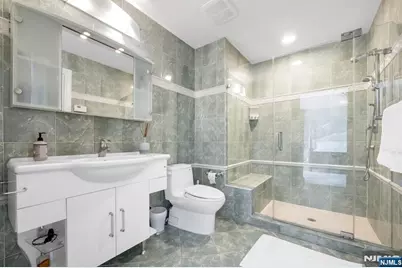 304 Blauvelt Court, Paramus, NJ 07652 - Photo 35