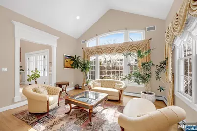 304 Blauvelt Court, Paramus, NJ 07652 - Photo 11