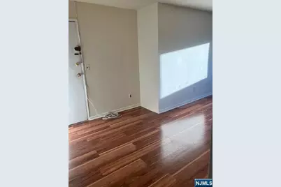 127 E Columbia Avenue C-8 #C-8, Palisades Park, NJ 07650 - Photo 5