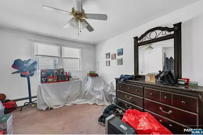 648 Milton Avenue, Lyndhurst Township, NJ 07071 - Photo 17