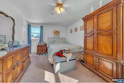 648 Milton Avenue, Lyndhurst Township, NJ 07071 - Photo 15