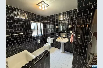 535 Roff Avenue, Palisades Park, NJ 07650 - Photo 5