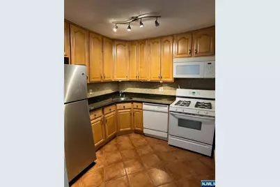 555 North Avenue 10C #10C, Fort Lee, NJ 07024 - Photo 1