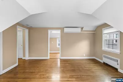 182 Woodland Avenue 2 #2, Verona, NJ 07044 - Photo 5