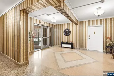 2350 Linwood Avenue 1E #1E, Fort Lee, NJ 07024 - Photo 9