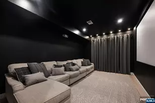 623 Alberta Dr, Paramus, NJ 07652 - Photo 47