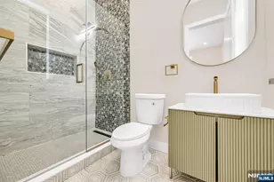 623 Alberta Dr, Paramus, NJ 07652 - Photo 21