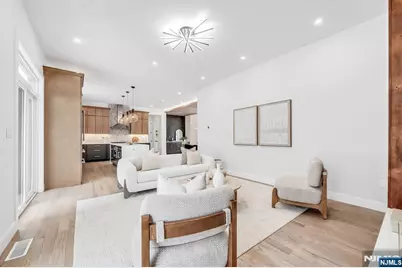 623 Alberta Drive, Paramus, NJ 07652 - Photo 17