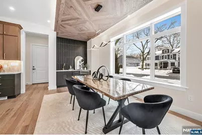 623 Alberta Drive, Paramus, NJ 07652 - Photo 9