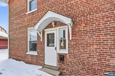 720 Grove Avenue, Cliffside Park, NJ 07010 - Photo 5