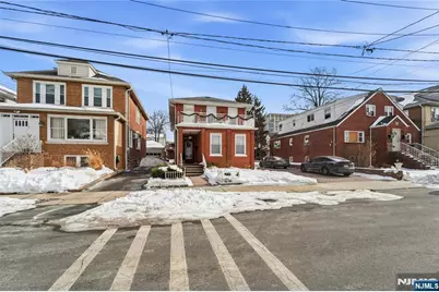 720 Grove Avenue, Cliffside Park, NJ 07010 - Photo 3