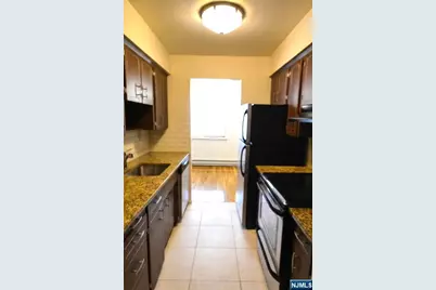 121 Grove Street 2 #2, Clifton, NJ 07013 - Photo 3