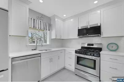 14 Passaic Avenue, Hasbrouck Heights, NJ 07604 - Photo 5