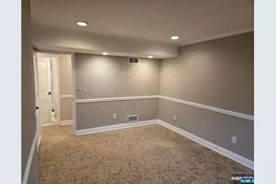 135 Linden Avenue, Elmwood Park, NJ 07407 - Photo 5